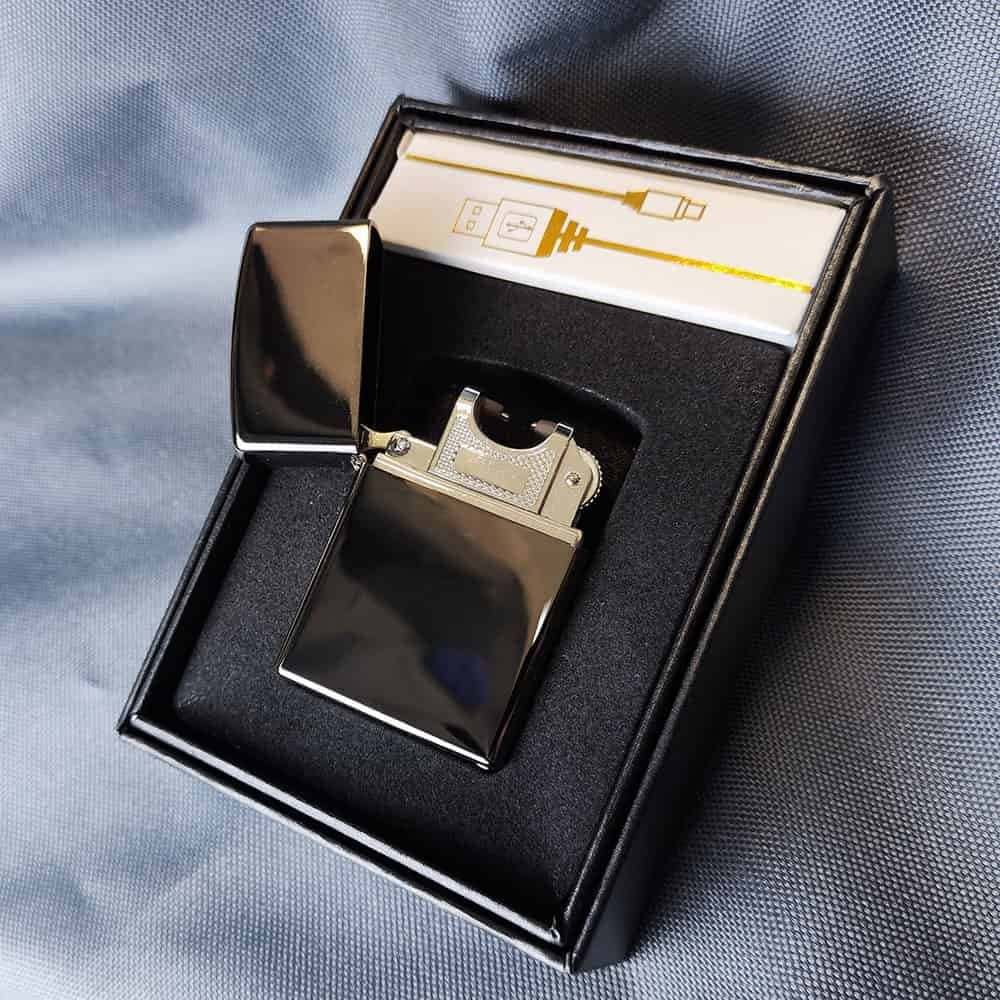 USB зажигалка черная глянцевая с гравировкой