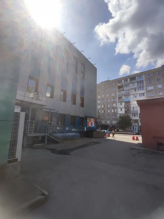 Двор с правой стороны